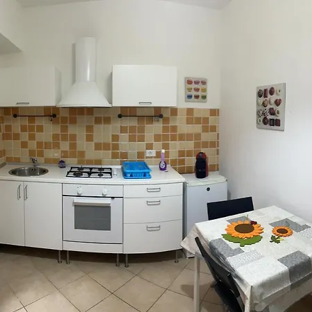 Garibaldi's Sweet Apartment